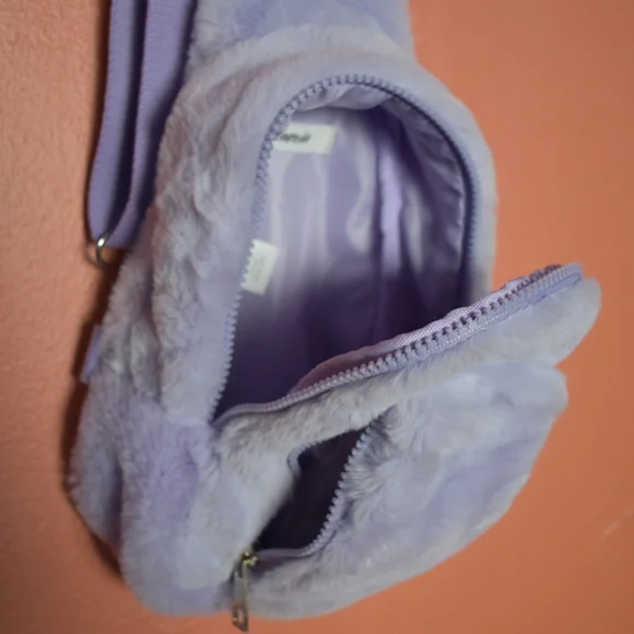 Aerie Fur Sling Bag Solar Violet - Picture 5 of 7
